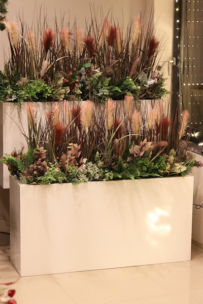 Albertina Mix Fiberglass, podłogowa dekoracja z trawami