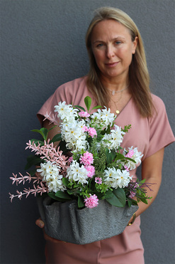 Volcan Neure Hiacynto, kompozycja nagrobna w misie, wys.45cm 