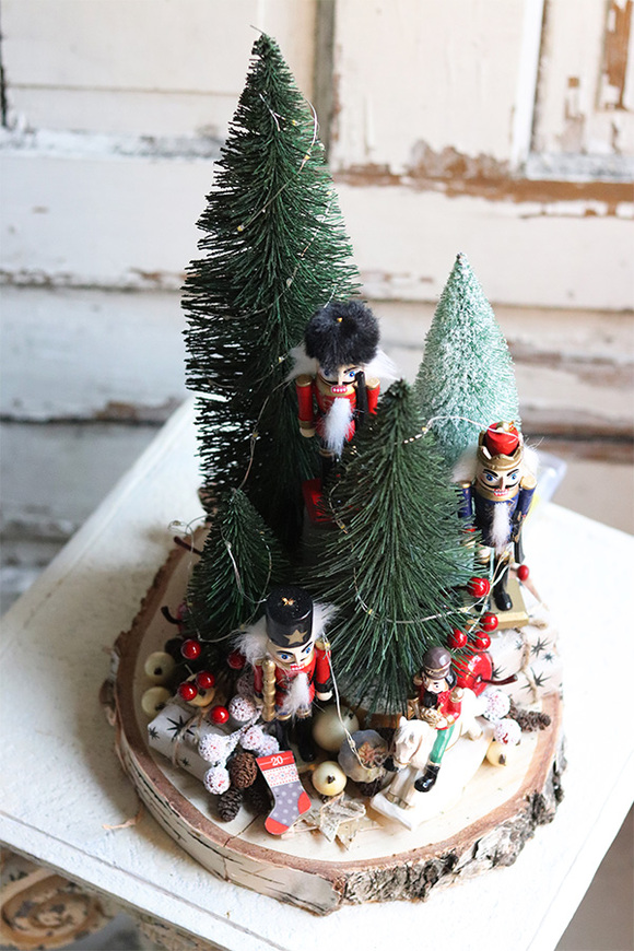 atrakcyjny świąteczny stroik na brzozie Zielona Kraina, wym.38x24cm