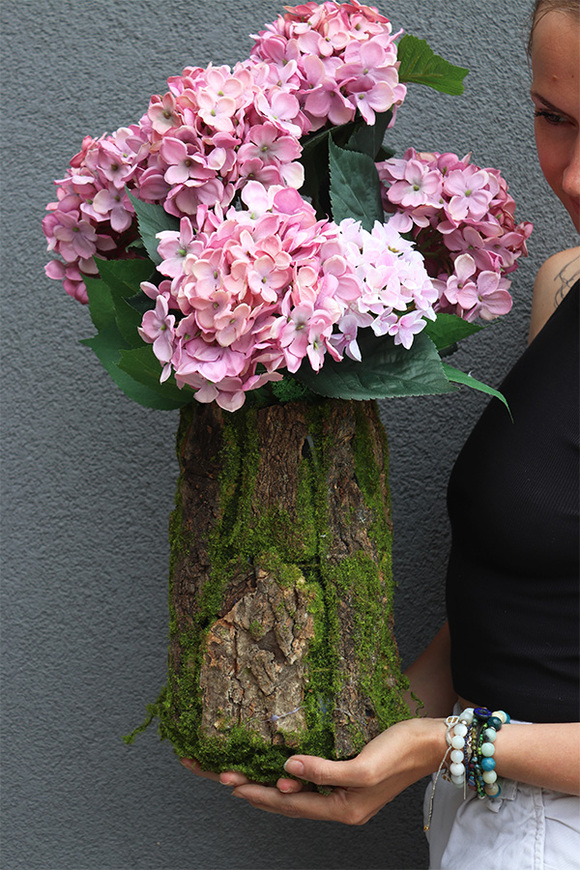 Pink Hortensja w Mchu 3, kompozycja kwiatowa w pniu