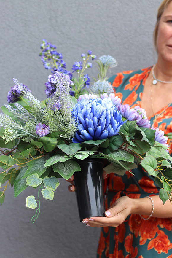 Blue Longia, jesienny bukiet nagrobny we wkładzie, dł.50cm