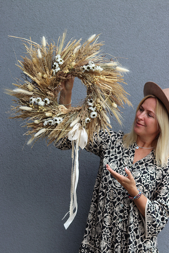 Neogo, dekoracyjny wianek z suszem