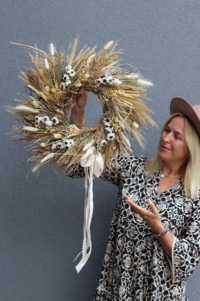 Neogo, dekoracyjny wianek z suszem