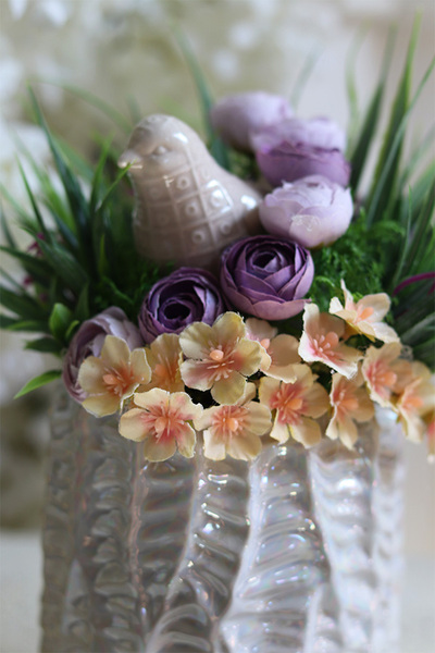 Ptak w Gnieździe, dekoracja z ptaszkiem w perłowej donicy