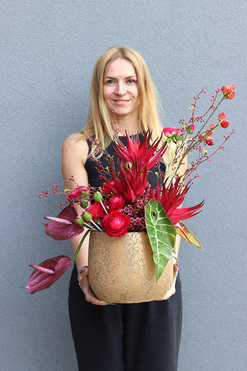 Bordona A, nowoczesna kompozycja kwiatowa, wym.56x58x32cm