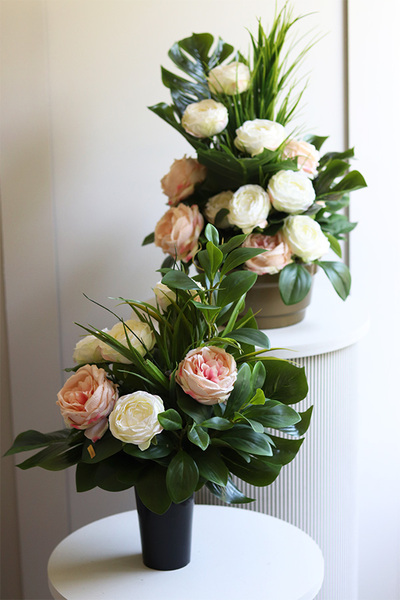 Róża Pustyni, bukiet nagrobny we wkładzie do wazonu