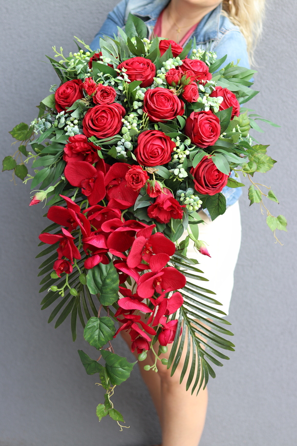 Sen o Czerwieni, kompozycja nagrobna w naczyniu