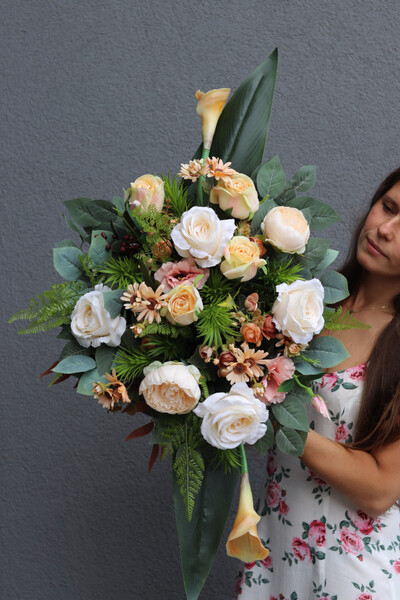 Beige Close, kompozycja nagrobna w naczyniu