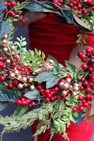 Czerwień Zimą, świąteczny wianek dekoracyjny