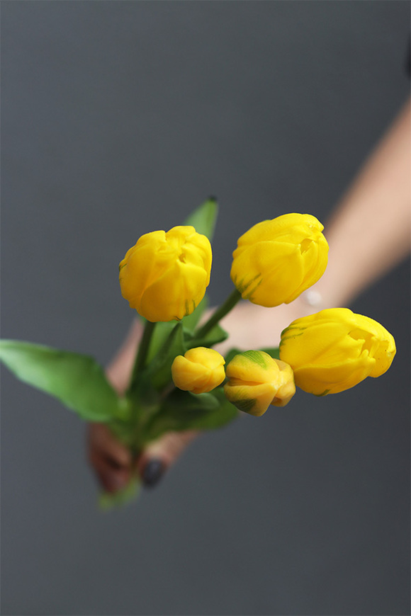 Aprile, bukiet tulipanów silikonowych, żółte
