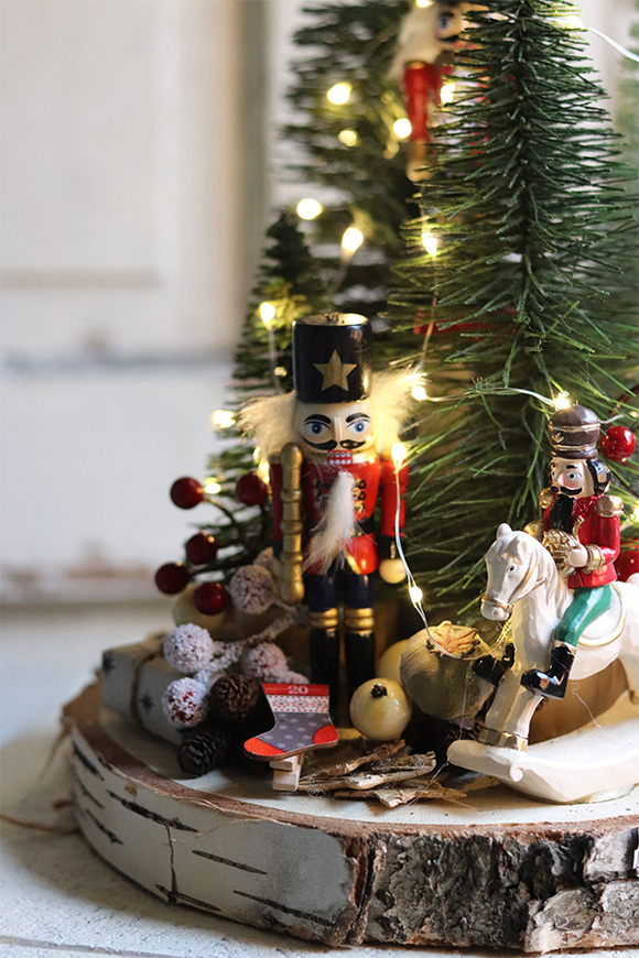 atrakcyjny świąteczny stroik na brzozie Zielona Kraina, wym.38x24cm