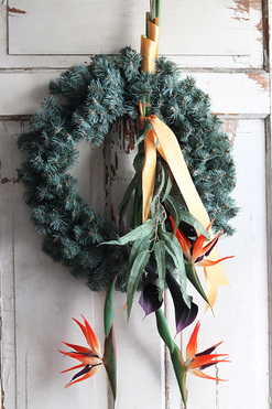 duży wieniec nagrobny ze strelicjami, Eradica, śr.50cm 