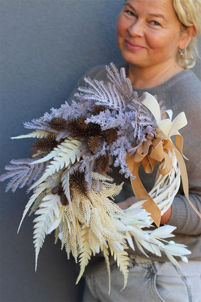 Deliketa November, asymetryczny jesienny wianek