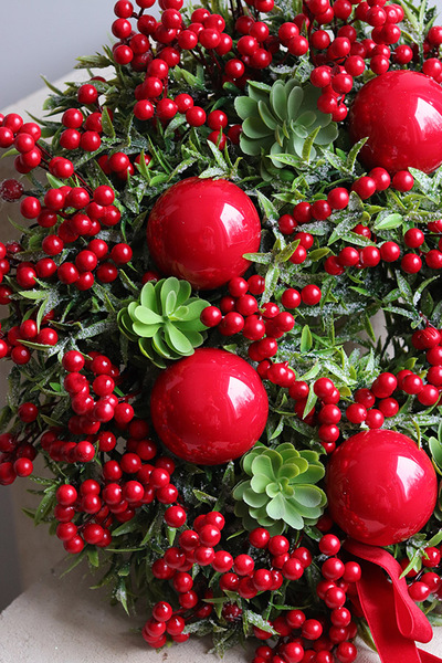 Winter Ferrari Karmin, świąteczny wianek dekoracyjny
