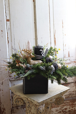 Industrial Elegance, świąteczny stroik w metalowej osłonce, wym.38x65cm