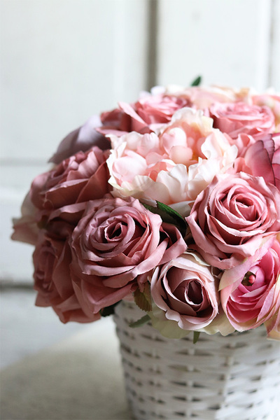 kosz różowych kwiatów, Nenufar, wys.35cm