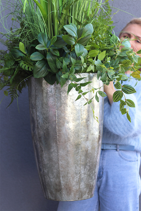 Srebrna Bajka, kompozycja z traw w donicy