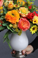 Luizjana Słoneczko, kompozycja kwiatowa w pucharze