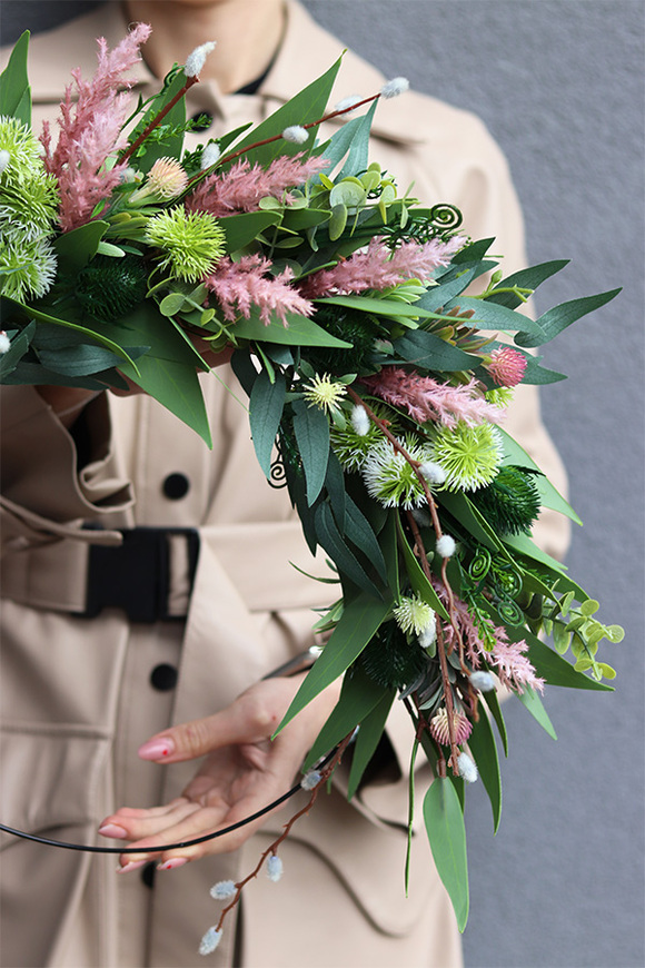 Bazie Green Subtelle, wiosenny wianek na drzwi na obręczy