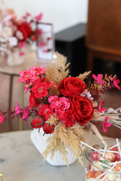 La Guel Shell, dekoracja kwiatowa w muszli