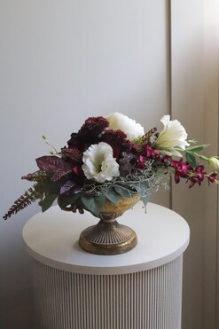 Florianna, kompozycja kwiatowa w pucharze, wym.30x40x30cm