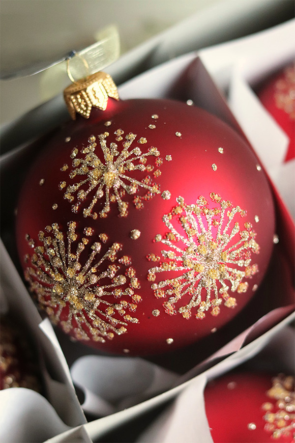 Fireworks, błyszczące świąteczne bombki