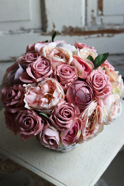 kosz różowych kwiatów, Nenufar, wys.35cm