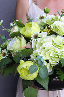 Janina Green Mini, kompozycja z zielonych kwiatów