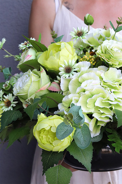 Janina Green Mini, kompozycja z zielonych kwiatów