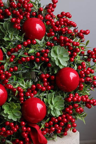 Winter Ferrari Karmin, świąteczny wianek dekoracyjny