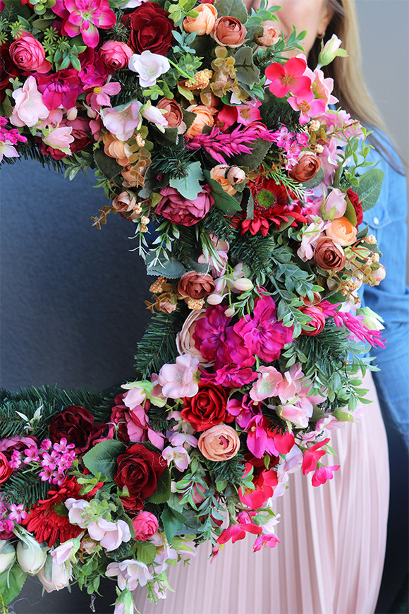 Jedora, ogromny wieniec nagrobny