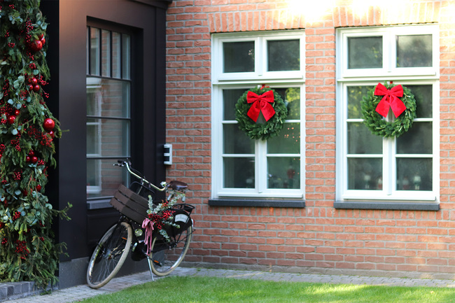 Natural Christmas Velvet, iglasty wianek z kokardą