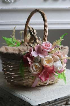 Velia Belladonna, dwustronnie dekorowany koszyczek wielkanocny, wys.27cm   