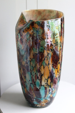 OD RĘKI Nubia, ozdobny szklany wazon, wys.37.5cm