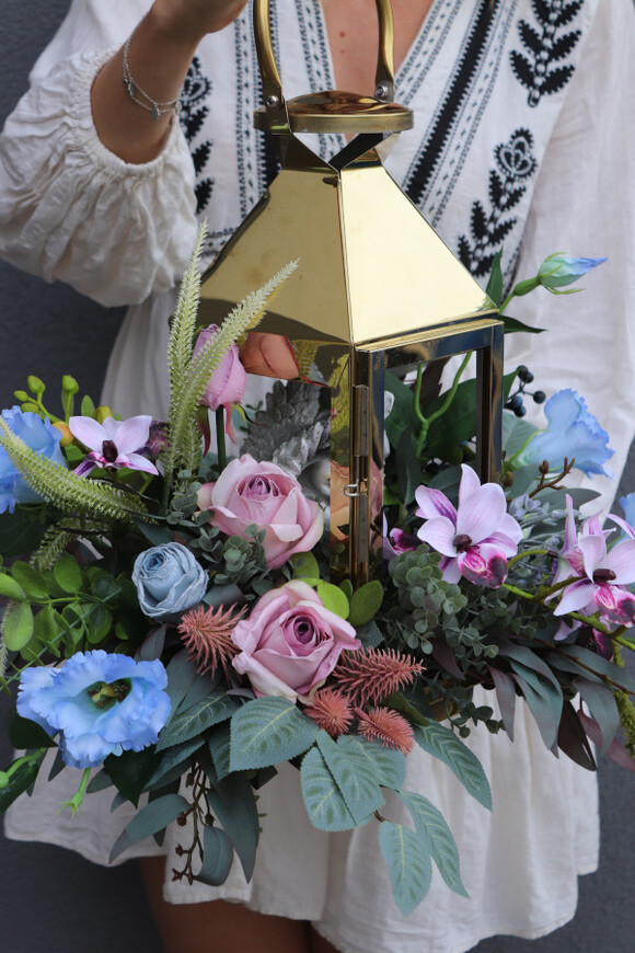 Angelo Garden Pastelia, kompozycja nagrobna z aniołem i lampionem