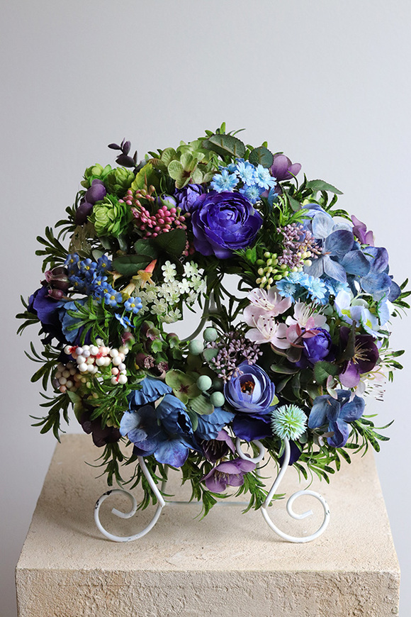 Helida Lusia kwiatowy wianek na drzwi