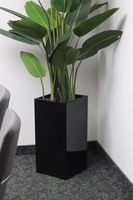 Bananowiec Fiberglass, sztuczna roślina w donicy