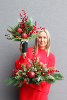 Zima w Czerwieni, świąteczny bukiet nagrobny we wkładzie