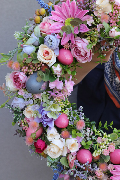 Moja Wielkanoc, kwiatowy wianek na drzwi