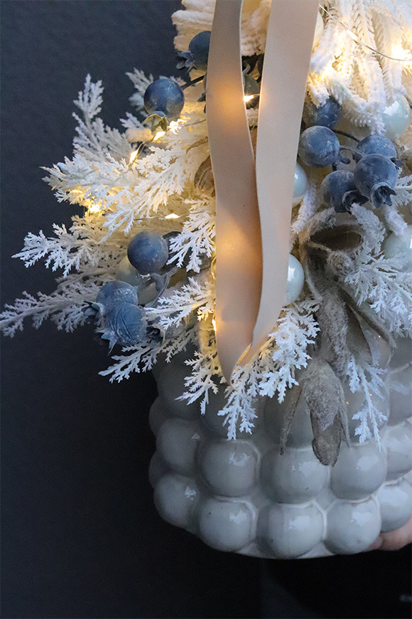 Zima w Mieście, choinka świąteczna LED z szyszkami, wys.52cm