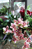 Angelo Garden Julia Bordo, lampion nagrobny z kwiatami