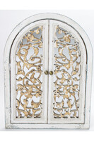 lustro w kształcie okna z okiennicami