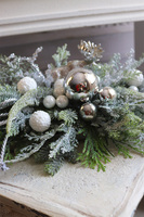 Mroźne Klimaty Silver, bożonarodzeniowy stroik na tacce