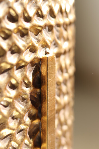 Golden Knot, metalowa doniczka osłonka na nóżkach