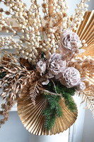 Jerusalem Gold Premium, świąteczny bukiet kwiatów w wazonie