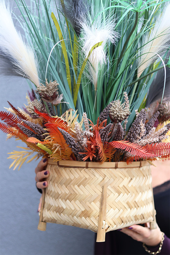 Coco Jumbo, sztuczna trawa w koszu z ziołami