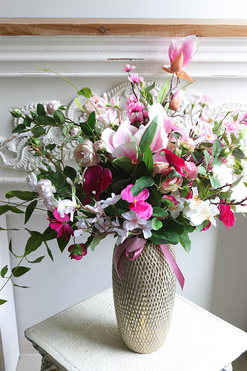 Magnolisa, wiosenna kompozycja w wazonie, wys.60cm