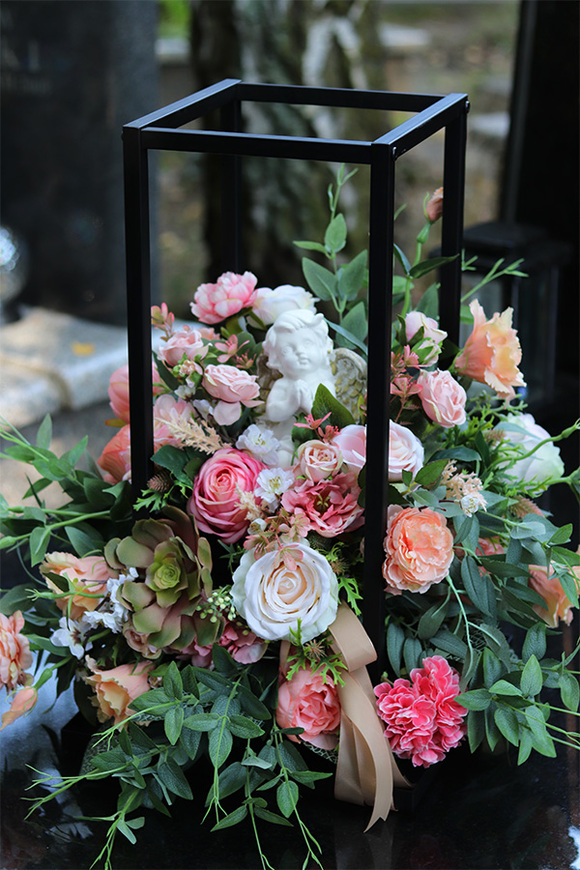 Angelo Garden Pastellina, dekoracja nagrobna z aniołem