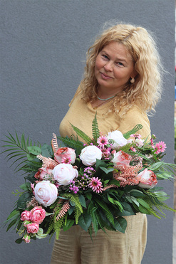 Rosalie Volcan, wiązanka nagrobna na tacy, wym.37x70cm 