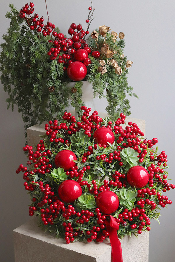 Winter Ferrari Karmin, świąteczny wianek dekoracyjny